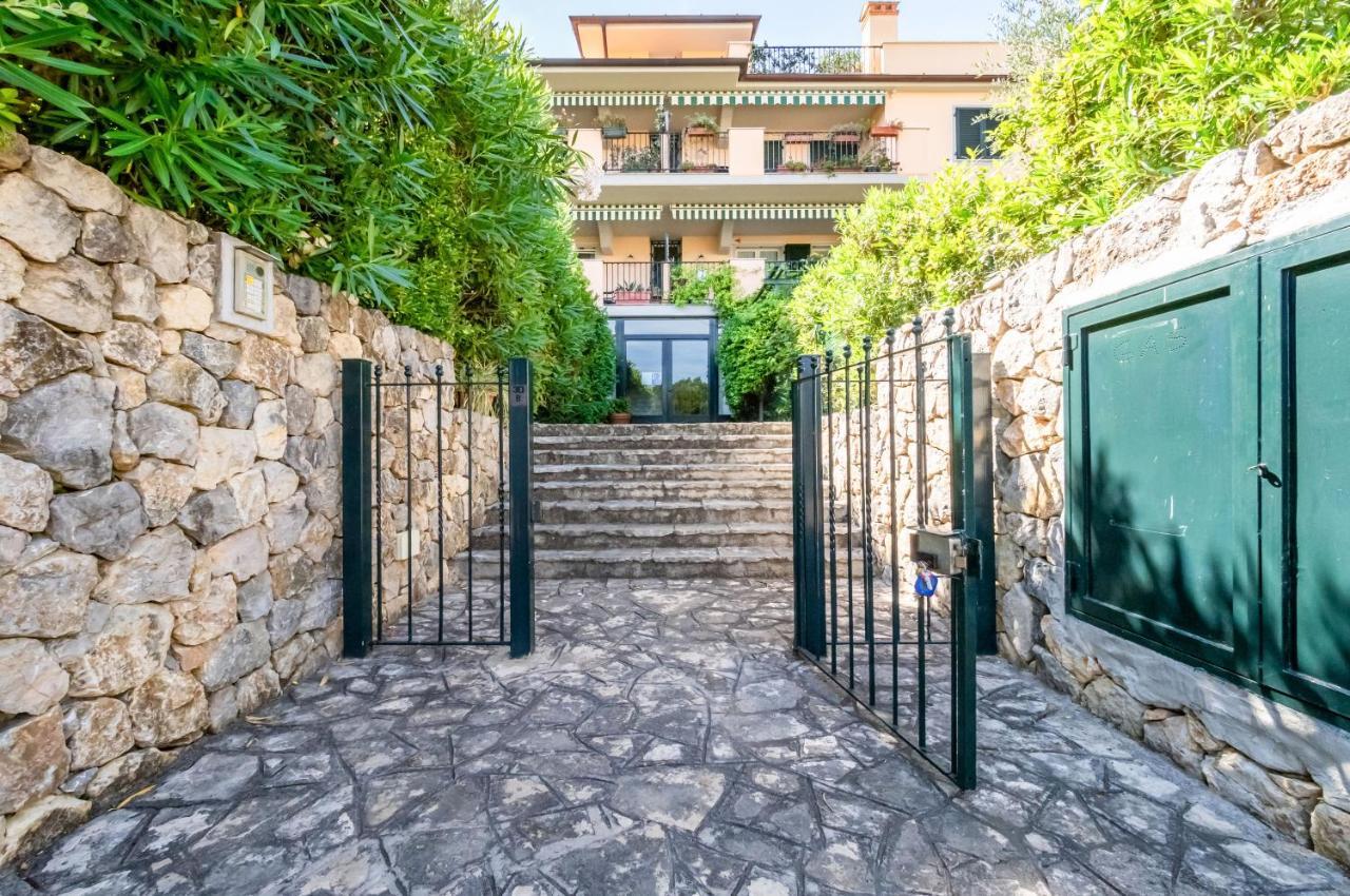 Appartement Piana Di Solaro Modern Flat & Swimming Pool à Lerici Extérieur photo